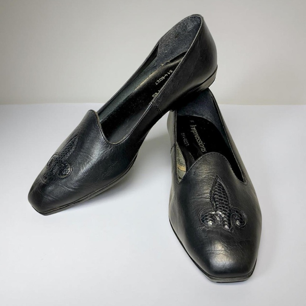 [8] Vintage Impressions Black Leather Loafers – Fleur-de-Lis Embroidered